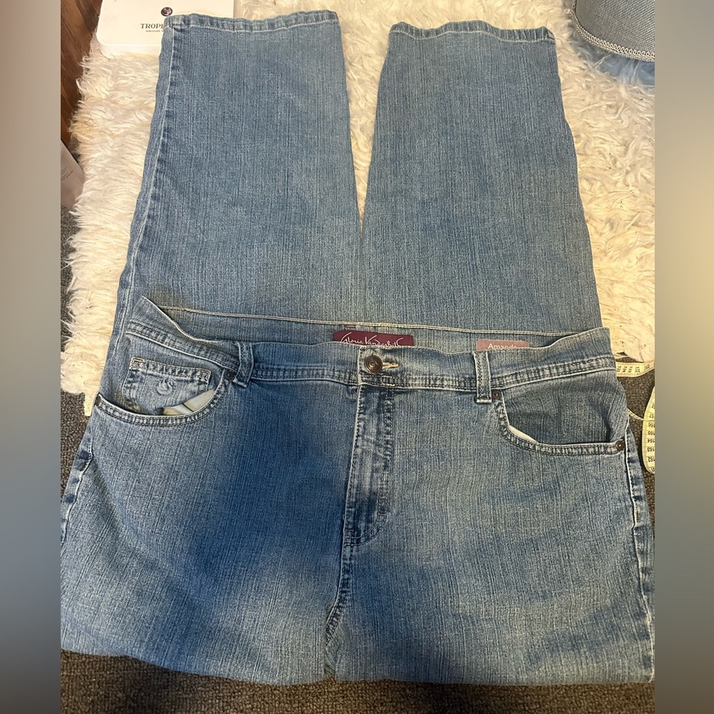⭐️ 3 for $20.00 SALE Women’s jeans